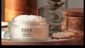 Izveidojiet ādas kopšanas vietu 5 formas, pārvērst savu rutīnu attiecībā uz rituālu 4 Ādas kopšanas vietas izveide: pārveidojiet savu rutīnu par rituālu