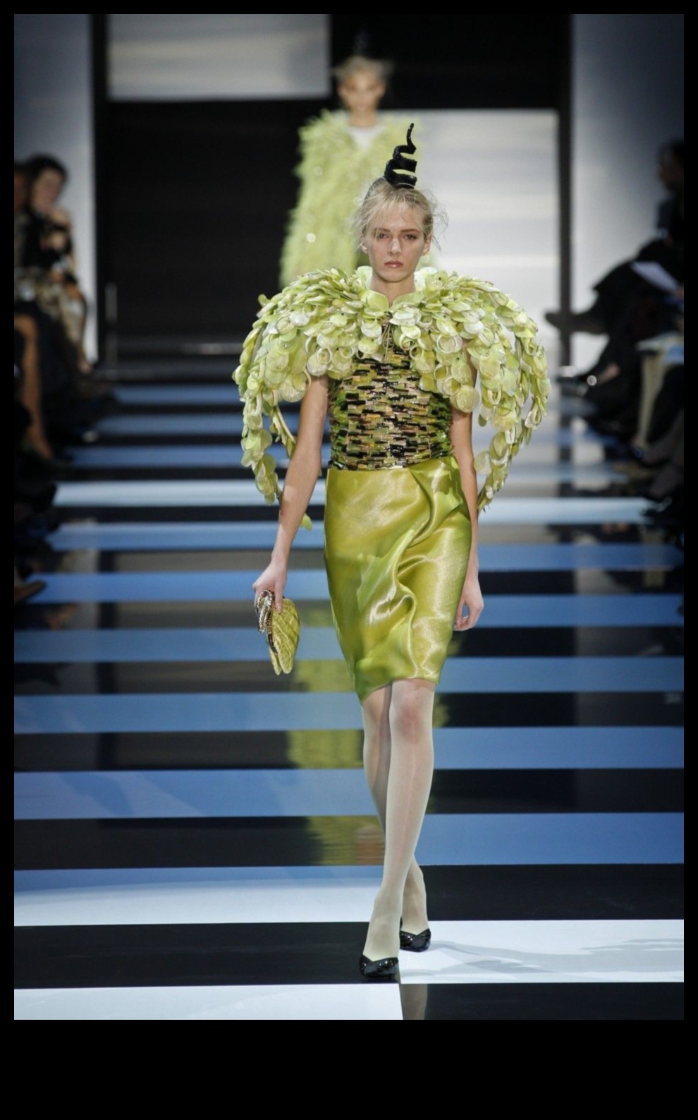 Rāpuļu skrejceļš Skatiet jaunākos rāpuļu modes stilus 1 Rāpuļu skrejceļš: stils ar rāpuļiem paredzētiem piederumiem