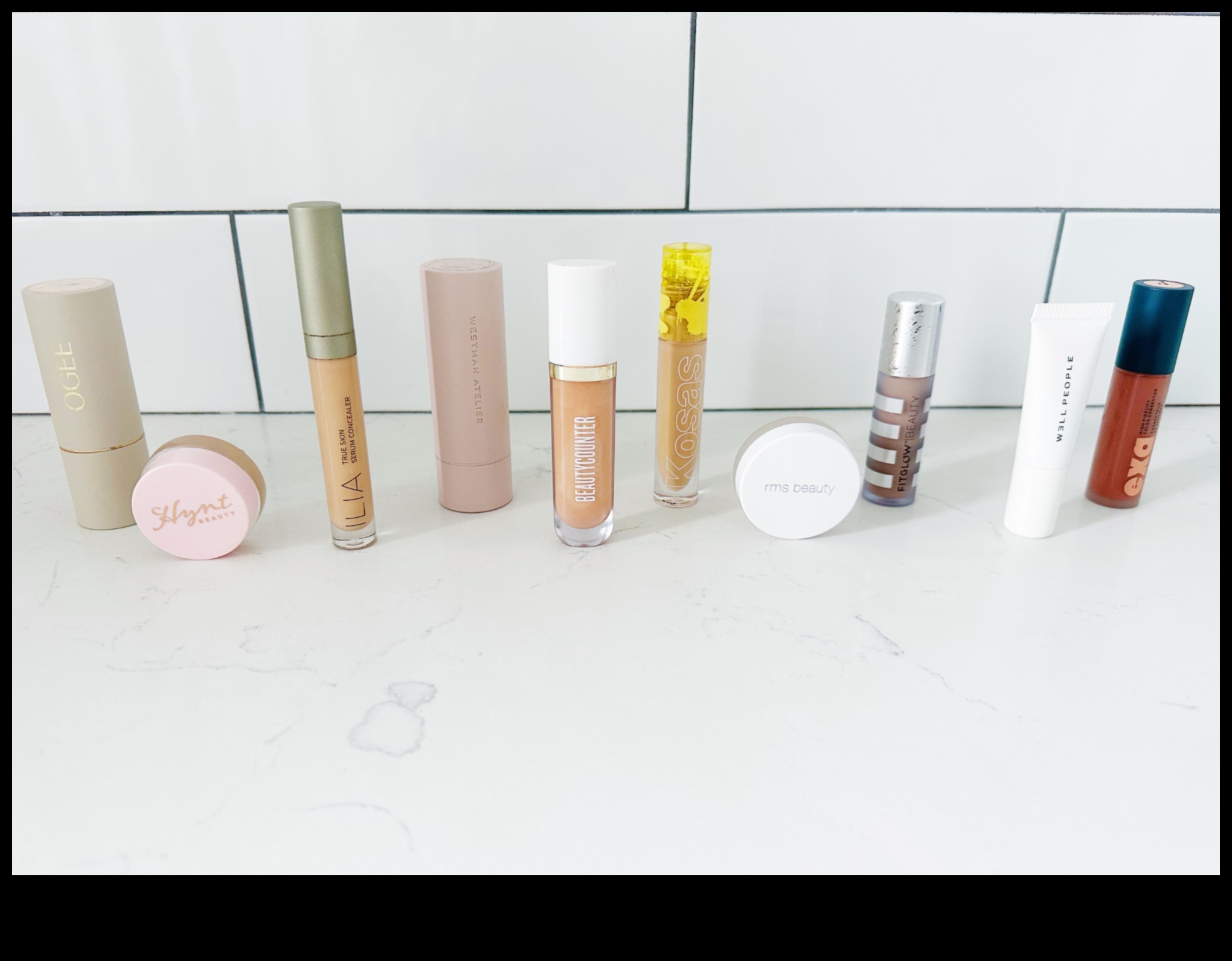 Veselīgi mirdzoši korektori, kas sniedz jums labāko no abām pasaulēm 1 Veselīgs mirdzums: korektori, kas bagātināti ar ādas kopšanas priekšrocībām